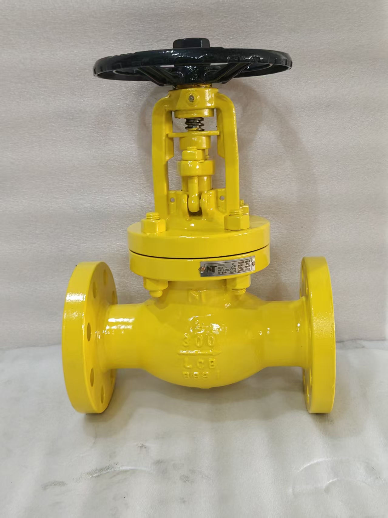 Bellows seal globe valve DN50 Class 300 flanged with handwheel and spring-loaded bonnet for chemical industry