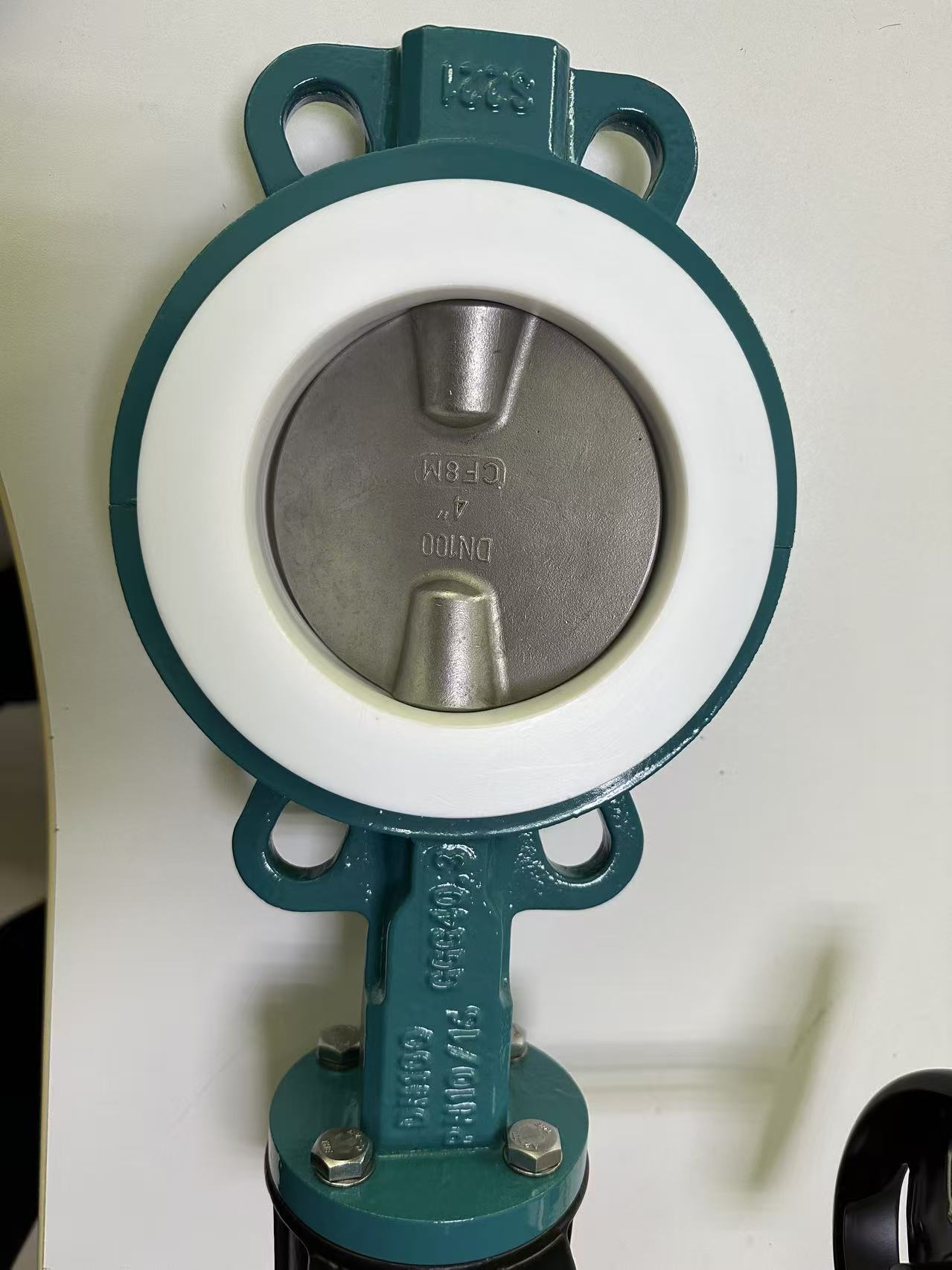 Partially lined butterfly valve PTFE seat only