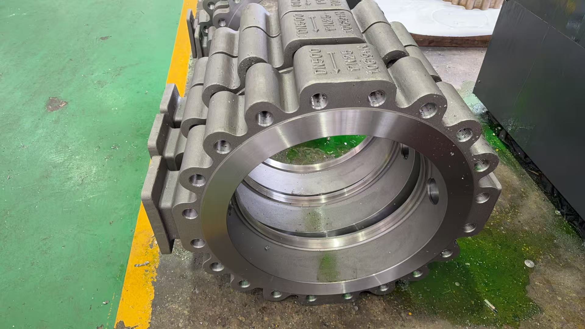 Triple offset butterfly valve lug type DN500 PN25 body 1.0619+N carbon steel machined face factory inspection